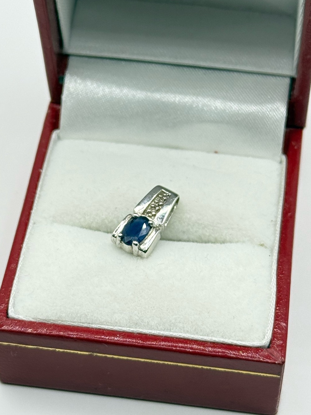 10k white gold Blue Sapphire Pendant - Women Jewelry